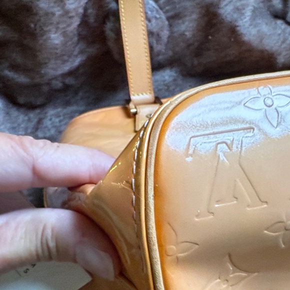Louis Vuitton Light orange Vernis Houston Embossed Tote - Picture 6 of 14